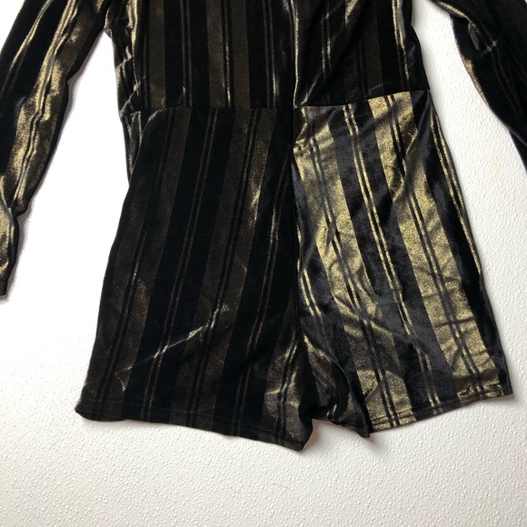 Pretty Little Thing Velvet Stripe Plunge Playsuit - Picture 7 of 12